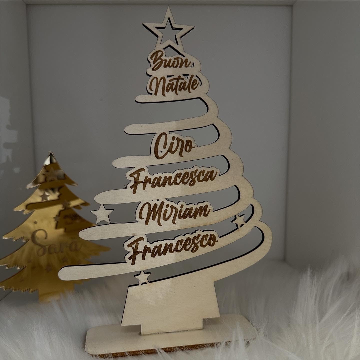 Albero Natale in legno con nomi